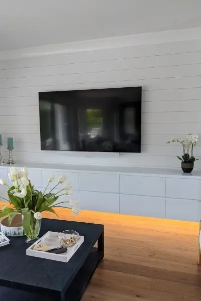 Seagreen floating entertainment console